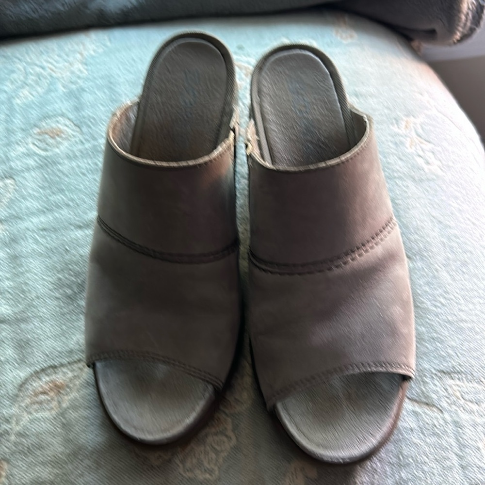 Sorel Mules